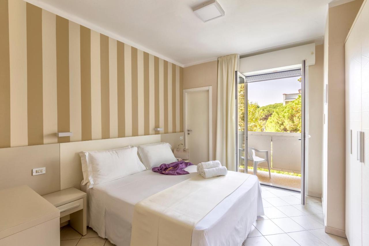 Hotel La Residenza Riccione Bagian luar foto