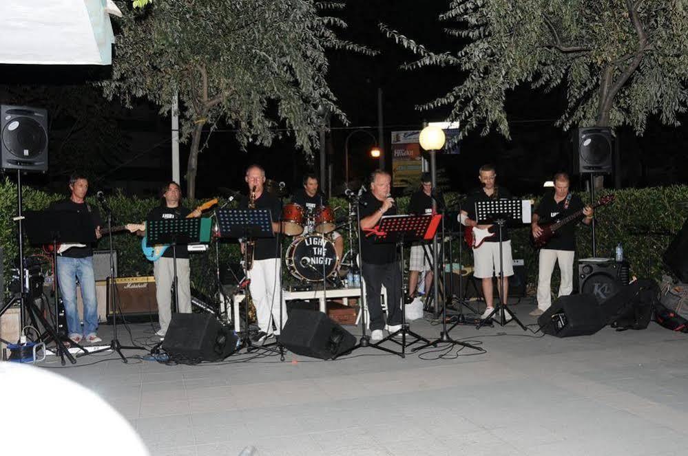 Hotel La Residenza Riccione Bagian luar foto