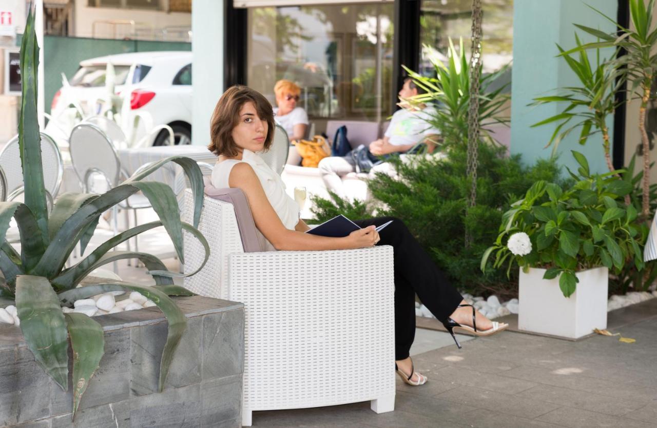 Hotel La Residenza Riccione Bagian luar foto