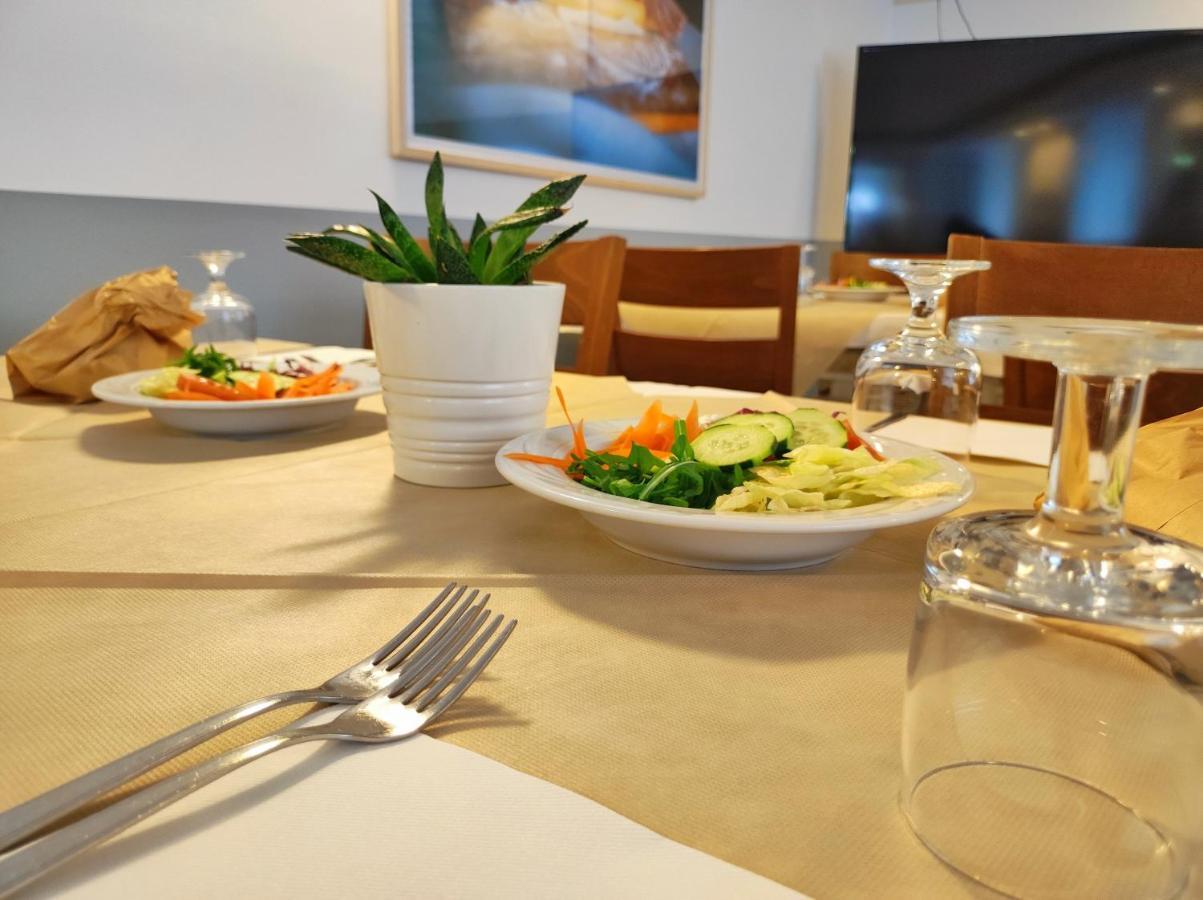 Hotel La Residenza Riccione Bagian luar foto