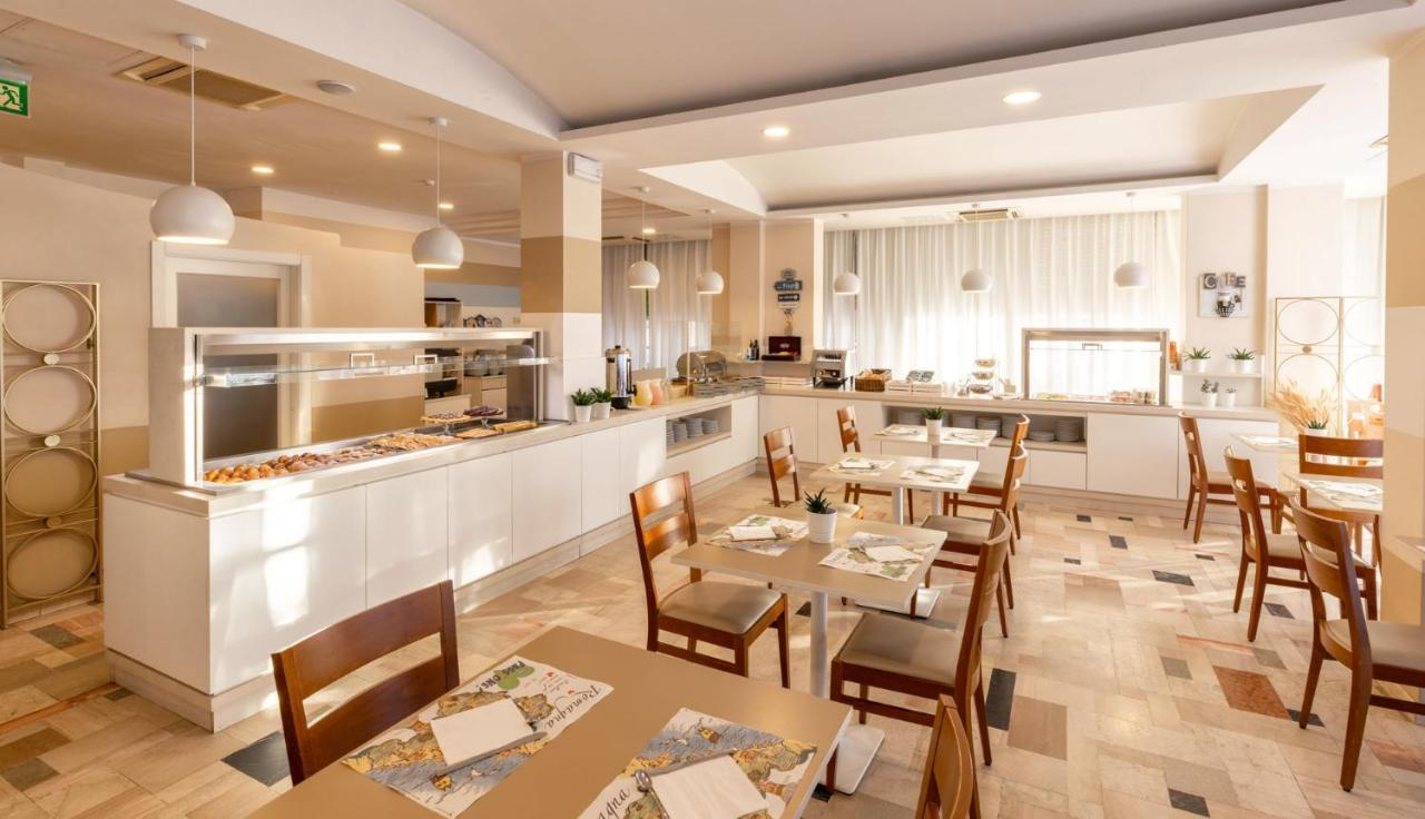 Hotel La Residenza Riccione Bagian luar foto