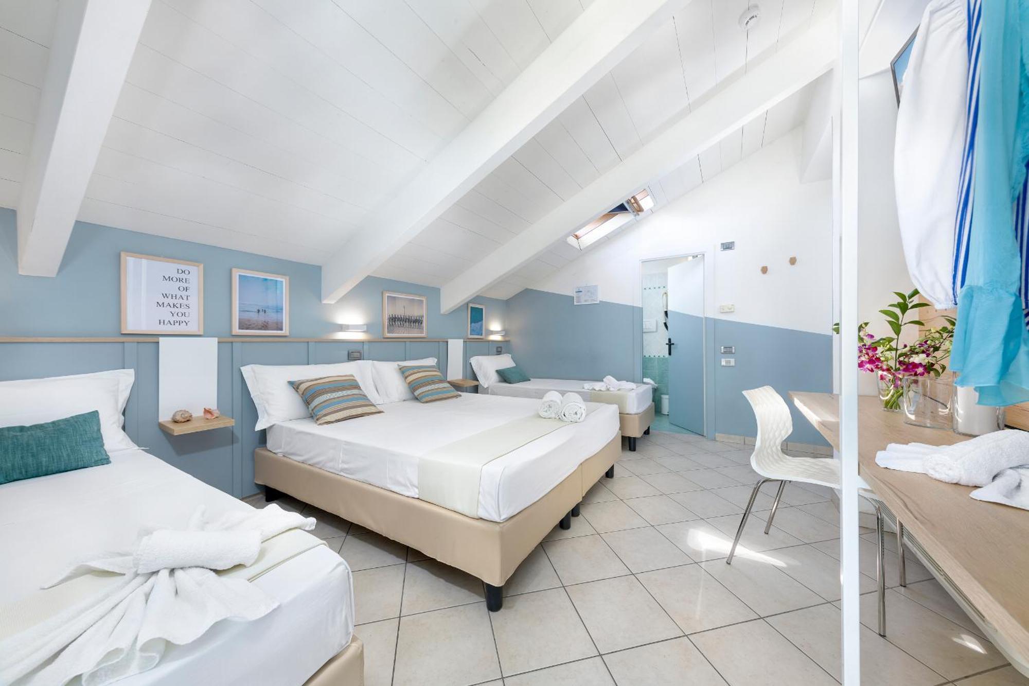 Hotel La Residenza Riccione Ruang foto