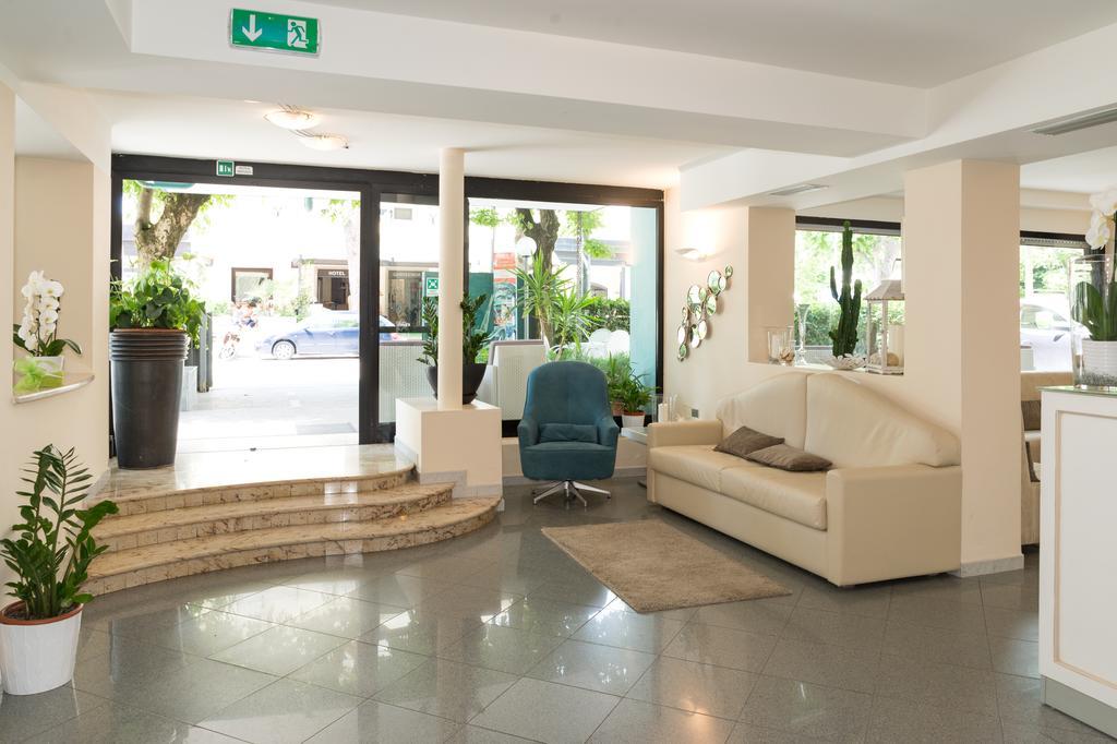 Hotel La Residenza Riccione Bagian luar foto